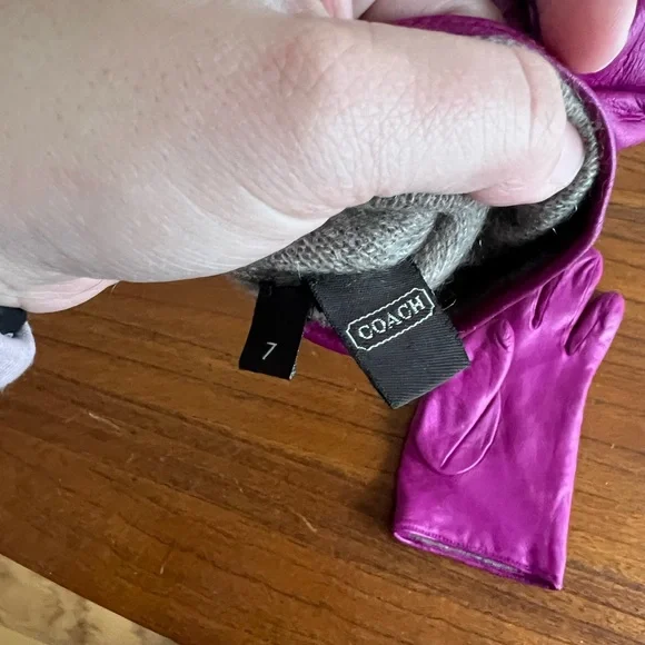 Coach Magenta Leather Gloves Size 7 - Picture 4 of 4